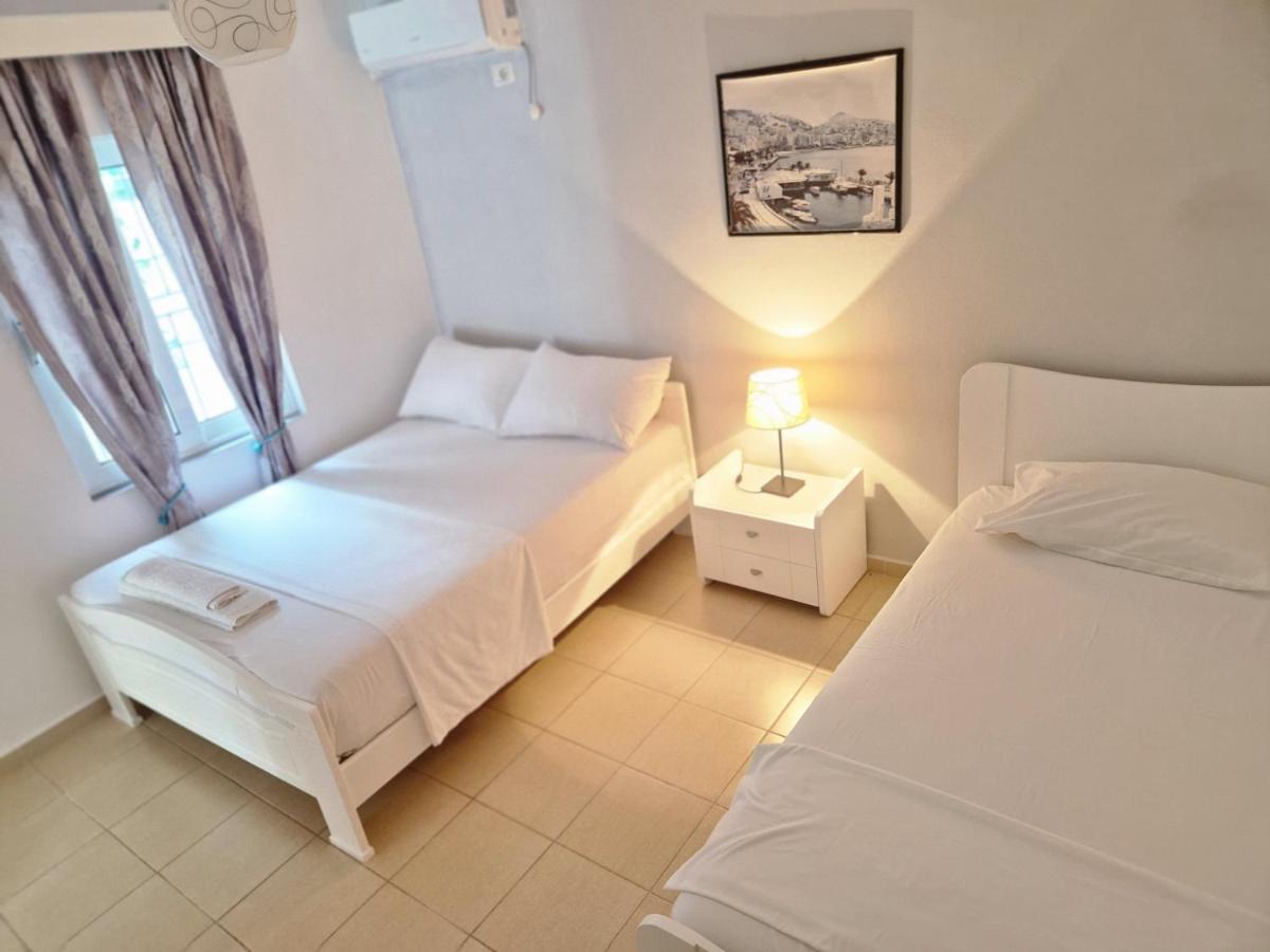 Sala Apartment'S Sarande Bagian luar foto