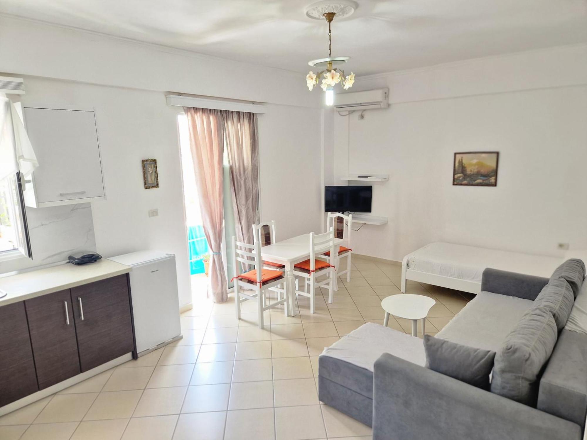 Sala Apartment'S Sarande Ruang foto