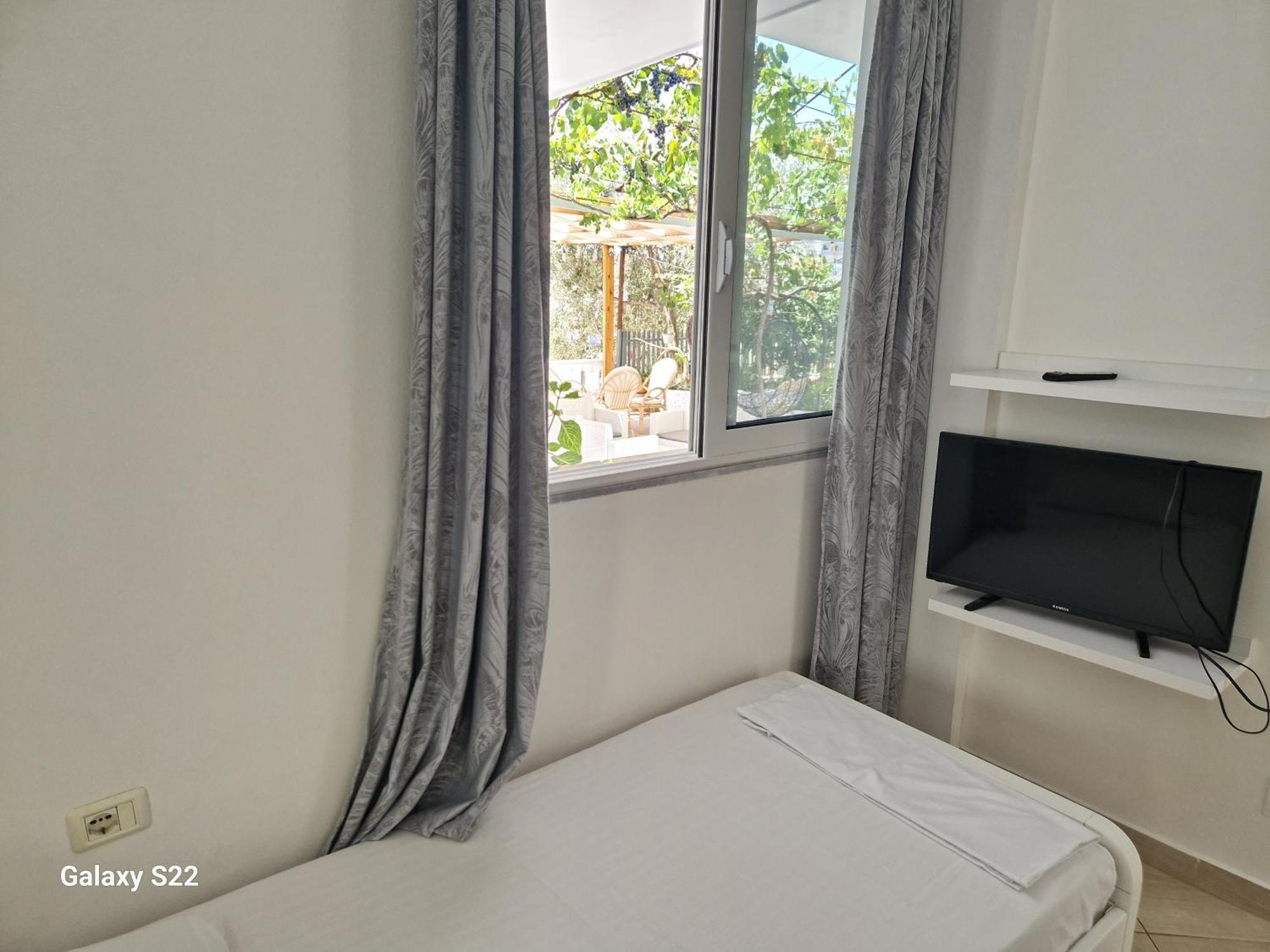 Sala Apartment'S Sarande Bagian luar foto