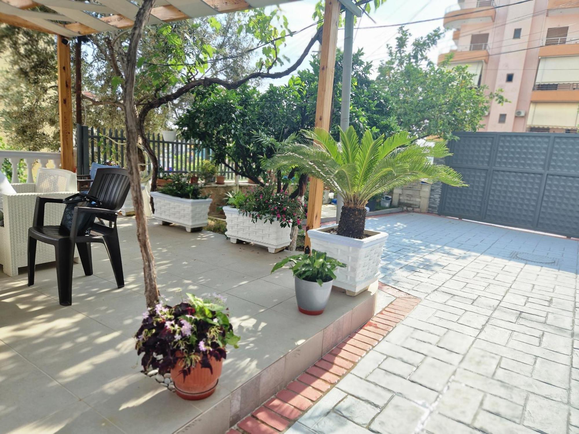 Sala Apartment'S Sarande Bagian luar foto