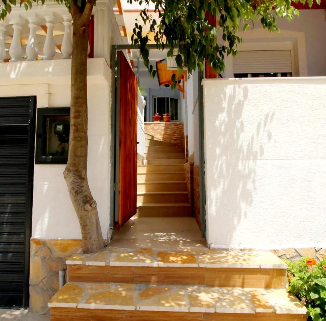 Sala Apartment'S Sarande Bagian luar foto