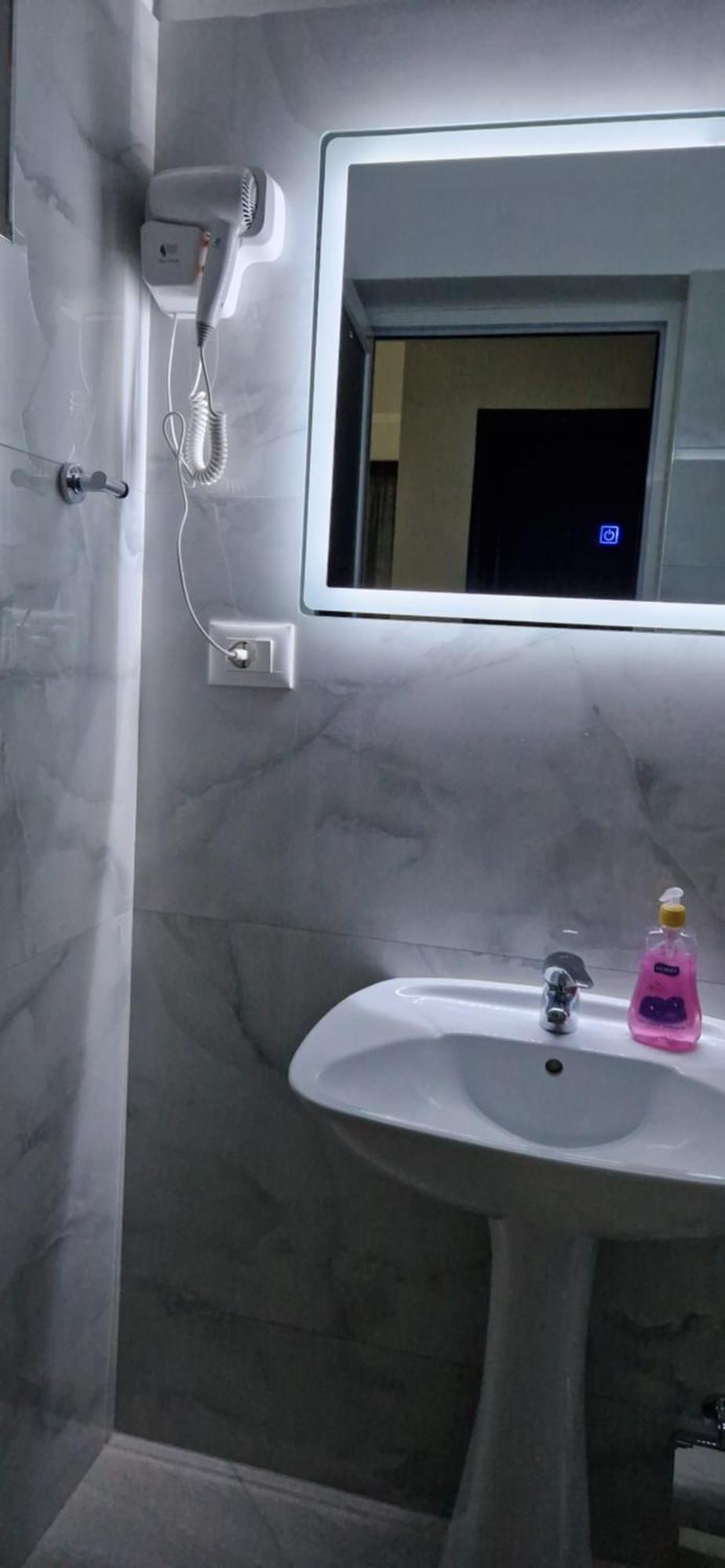 Sala Apartment'S Sarande Bagian luar foto