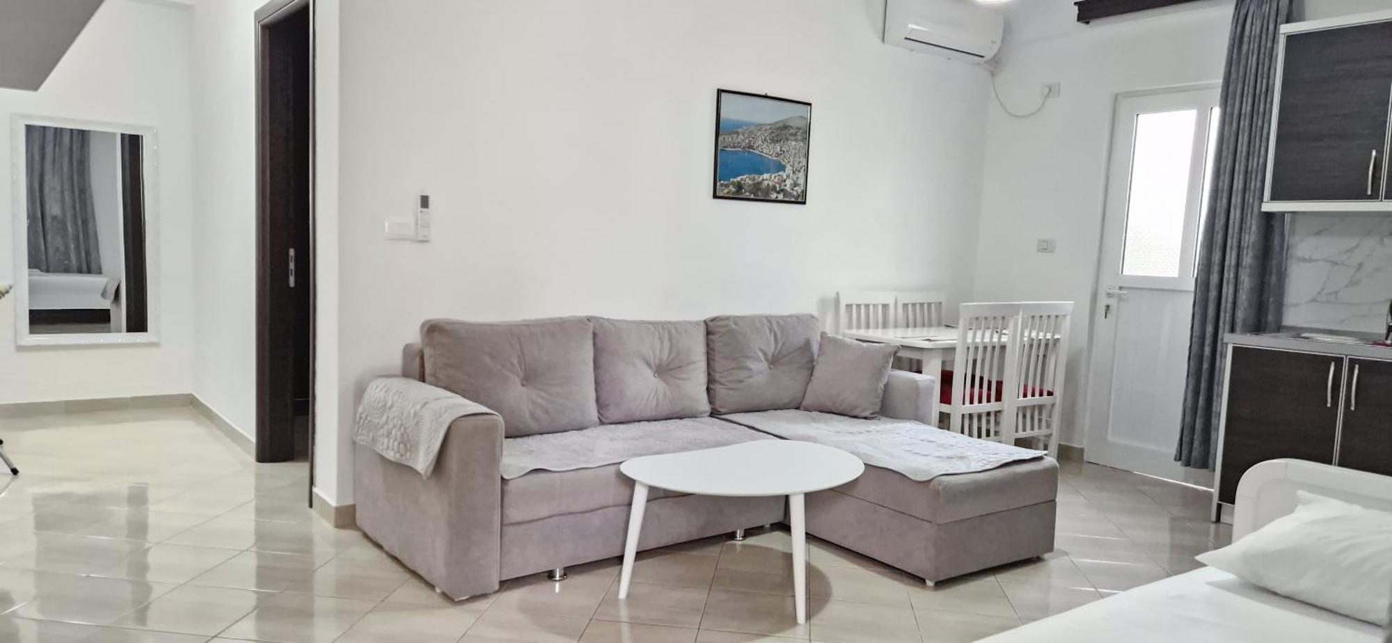 Sala Apartment'S Sarande Bagian luar foto